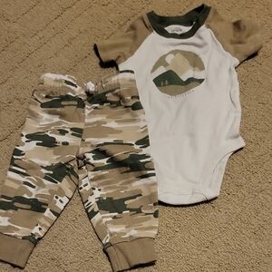Carter's Baby boy Camo Outfit Set - Green and Tan size 6 months